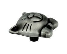 Uchwyty Uchwyt NURSERY Kot 1886-36ZN50 - efekt starej cyny / 32.5 mm - Siro