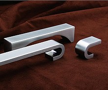 Uchwyt US91 Chrom Satynowy Rozstaw 96mm(W) - Gamet