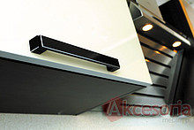 Uchwyt Aluminiowy US48 Czarny-Połysk Z Przetar Rozstaw192mm(W) - Gamet