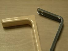 Wspornik półki  L180 metal/tworzywo kremowy 2 sztuki - IMPORT