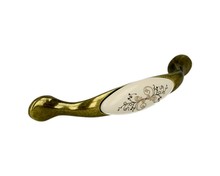 Uchwyt UP19 Mosiądz antyczny, Porcelana MLK-10 Rozstaw 96mm(W) - Gamet
