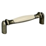 Uchwyt UP20 - nikiel patynowany, porcelana mleczna / rozstaw 96 mm   Wymiary: - długość całkowita: 106 mm - rozstaw otworów: 96 mm   Materiał: - metal -...