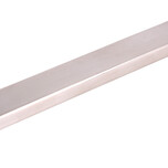 Uchwyt 2891 - efekt stali nierdzewnej / rozstaw 128 mm   Wymiary: - długość całkowita: 140 mm - szerokość profilu: 20 mm - rozstaw otworów: 128 mm  ...