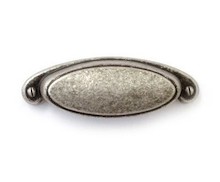 Uchwyt MUSZELKA 15148 - stare srebro / rozstaw 64 mm - Bosetti-Marella