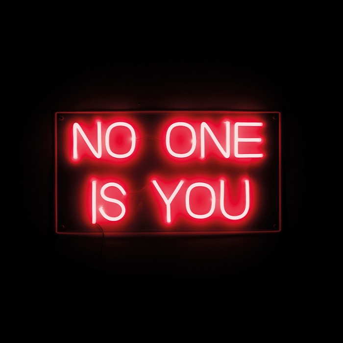 No One Neonowy napis ścienny LED