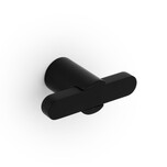 Gałka FUSION 0627 - czarny mat Wymiary: - szerokość: 58 mm - wysokość: 20 mm - głębokość: 31,5 mm Materiał: metal (zamak) Kolor: czarny mat