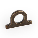 Gałka OMEGA - mosiądz rustykalny / rozstaw 32 mm   Wymiary: - szerokość: 62,5 mm - głębokość: 38,6 mm - wysokość: 7,5 mm    Materiał: metal...