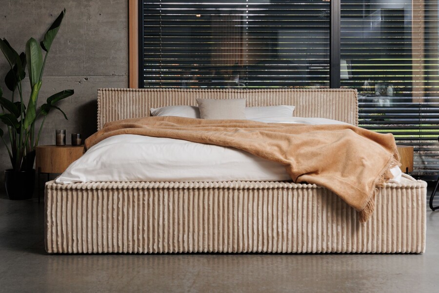 Łóżko tapicerowane z pojemnikiem SCALA 140x200