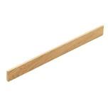 Wymiary: - długość: 600 mm - wysokość: 49 mm - grubość: 7 mm Materiał: drewno dębowe lakierowane Kolor: dąb Element dystansowy do zastosowania w...