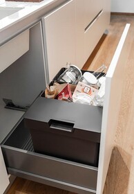 Segregacja odpadów Kosz na odpady OEKO - ZESTAW POJEMNIKÓW 600/ wys. 375/ 3x17 z 1 pokrywką/ antracyt PEKA - Peka