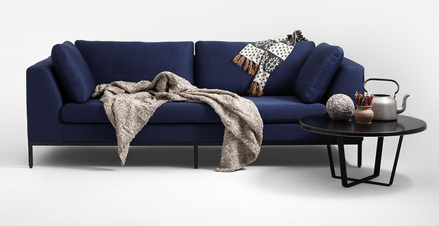 Sofa na nóżkach i wszystko co należy o niej wiedzieć